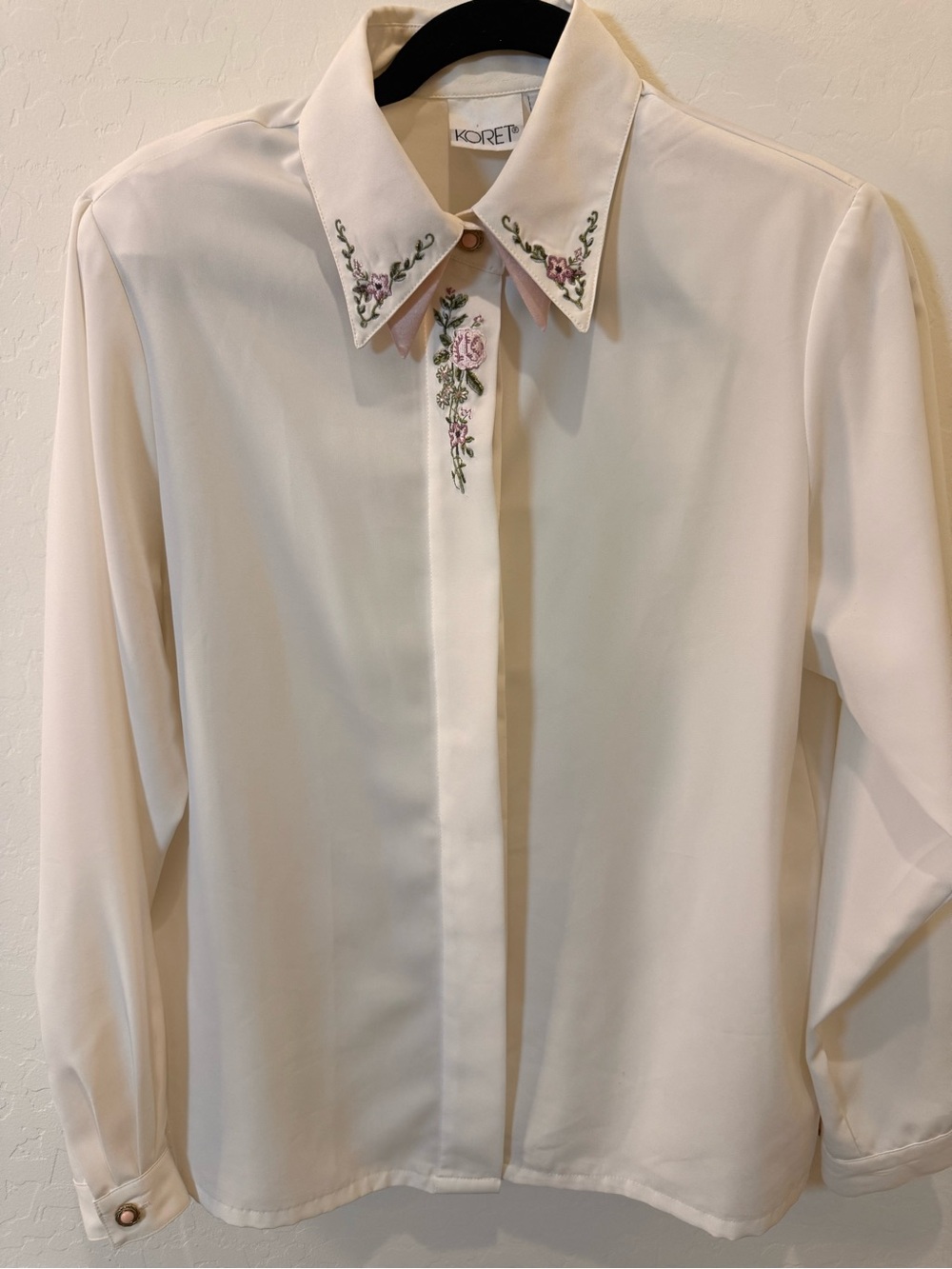 Vintage 90s Koret Cream Button-Front Shirt with Pink & Green Floral Embroidery